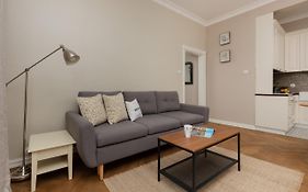 Metro Rondo Onz Apartment By Noclegi Renters