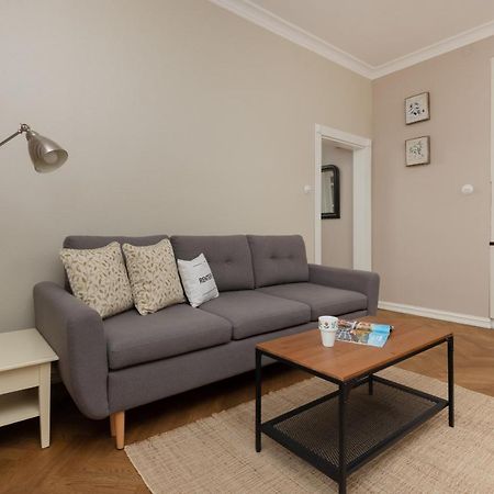 Metro Rondo Onz Apartment By Noclegi Renters Варшава Екстер'єр фото