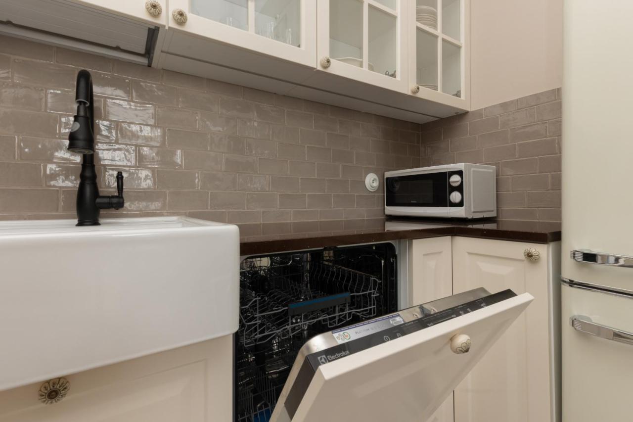 Metro Rondo Onz Apartment By Noclegi Renters Варшава Екстер'єр фото