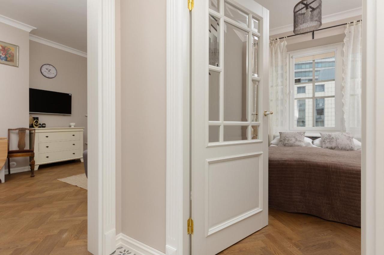 Metro Rondo Onz Apartment By Noclegi Renters Варшава Екстер'єр фото